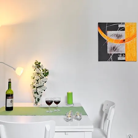 Apartment Fruity Near City Center Krakow