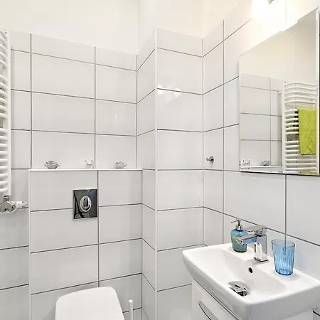 Fruity Near City Center Apartman *